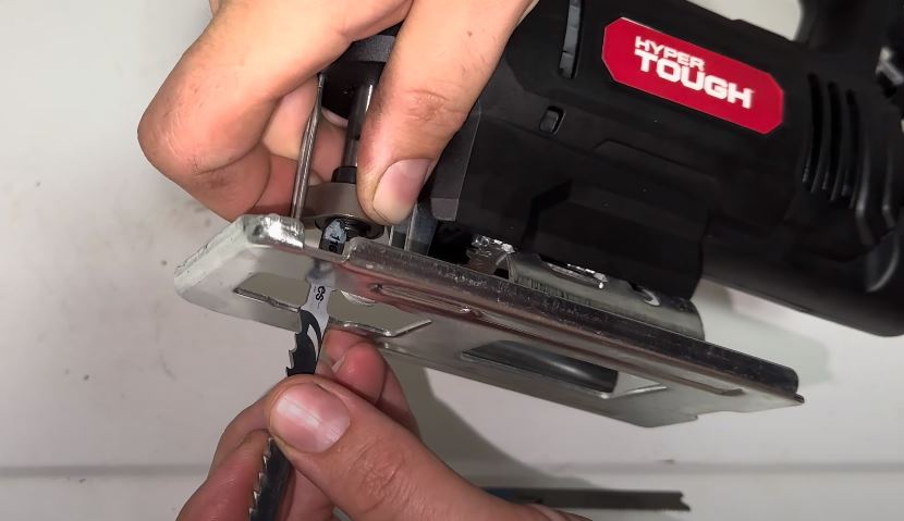 How To Change Blade On Hyper Tough Jigsaw